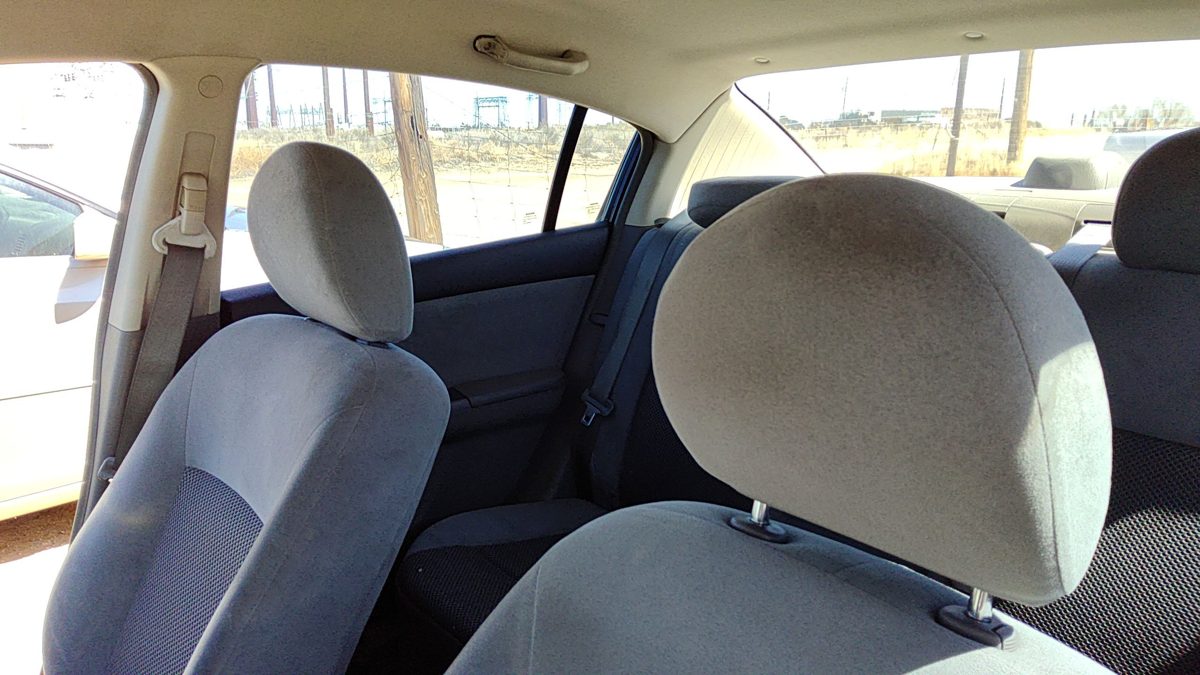 2007-2009 Nissan Sentra Pair Of Front Headrests Oem Left Right Set Seat
