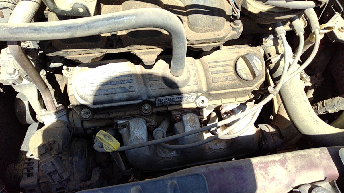 2004-2010 Chrysler Town Country Valve Cover Oem 3.8L 4648980Ab
