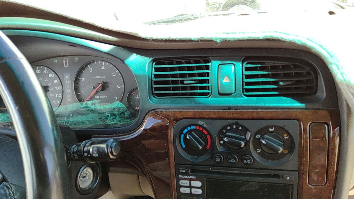2000 Subaru Legacy Dash Panel