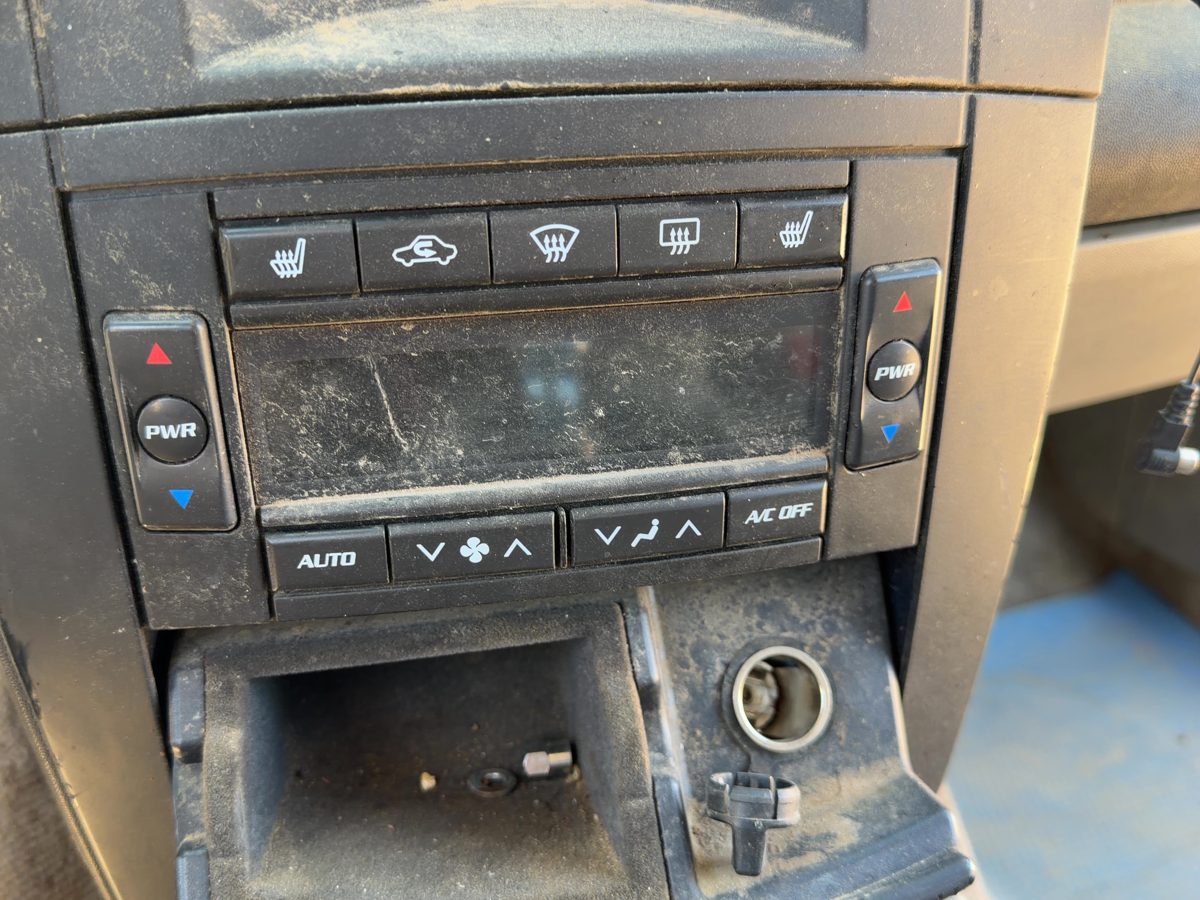 2004 Cadillac Srx Temperature Control Module In Dash Heater Ac Head Unit Oem
