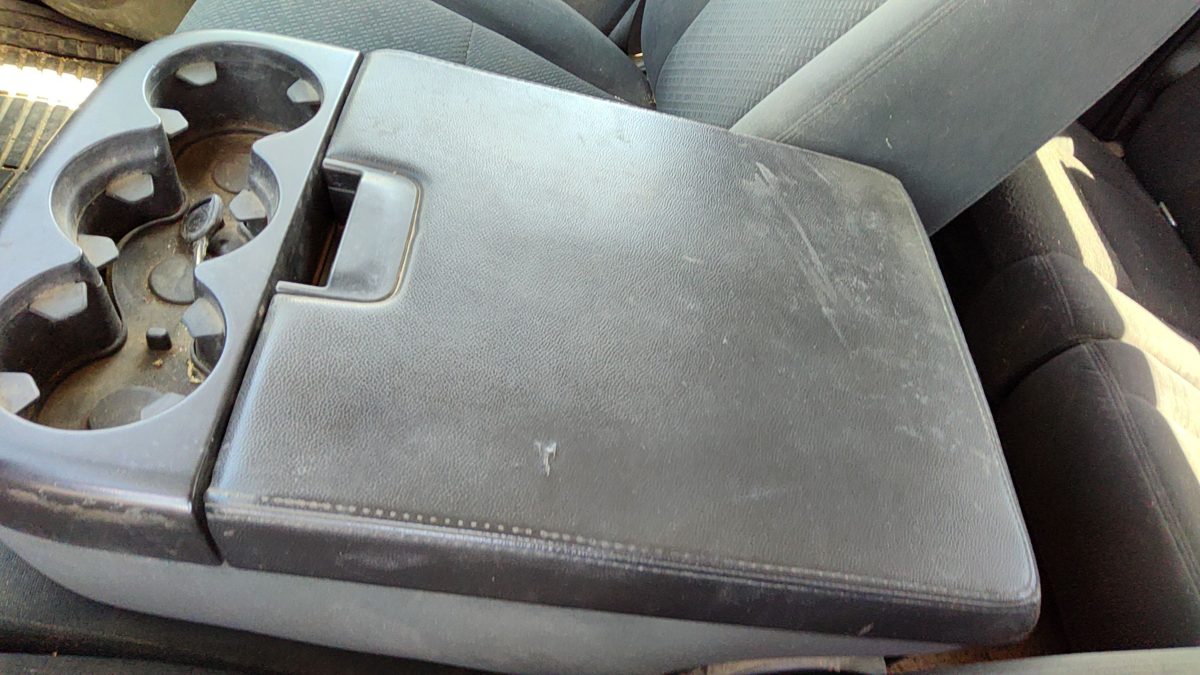 2008 Chevy Silverado 2500 Front Console