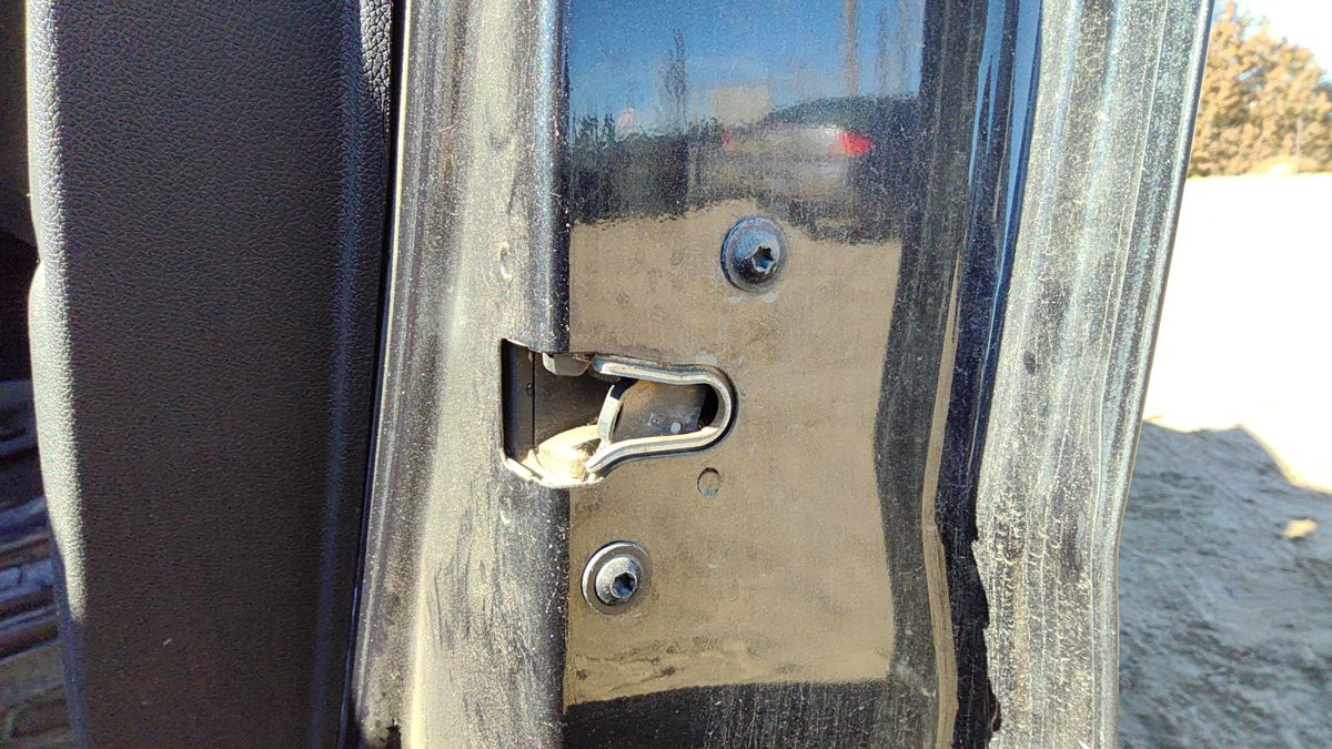 2009-2017 Gmc Acadia Passenger Right Front Door Latch With Rods/Cables Oem