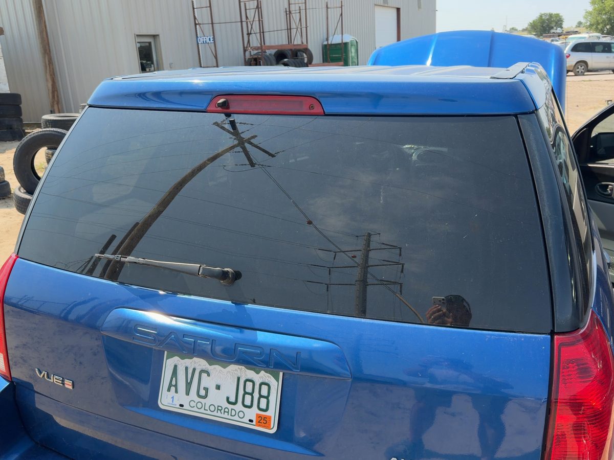 2005 Saturn Vue Back Glass/window