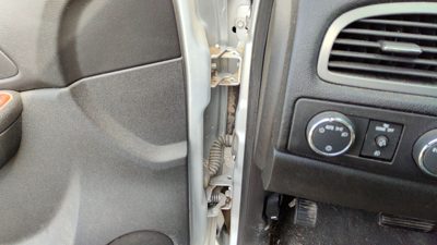 2010 Chevy Tahoe Front Door Hinge