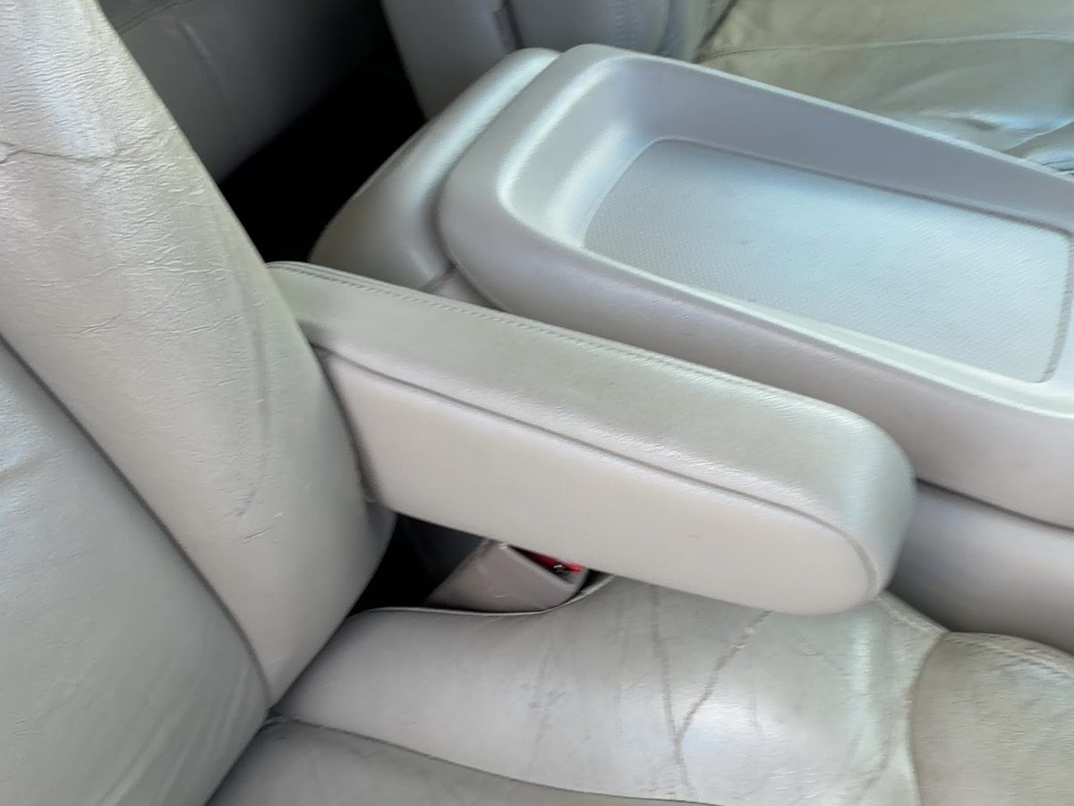 2000-2002 Chevy Suburban Passenger Right Front Arm Rest Side Seat Oem Tan 52I