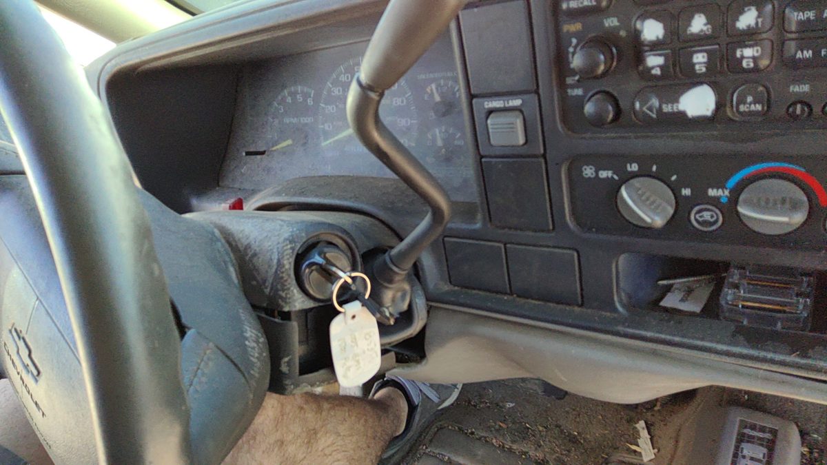 1995-1996 Chevy Silverado 1500 Steering Column Assembly Oem 26055129