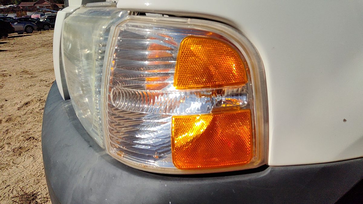 2005 Ford Explorer Fog/mark/park/turn Light/lamp