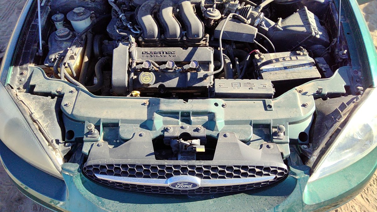 2000 Ford Taurus Radiator Support