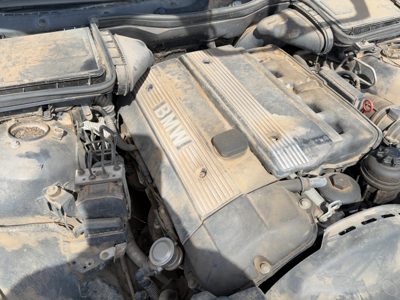 2001 BMW 530i Sedan Valve Cover 3.0L M54 11121432928