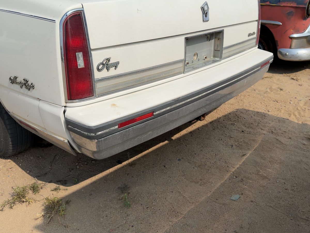1985-1990 Oldsmobile 98 Chrome Rear Bumper With Mount Brackets Oem White