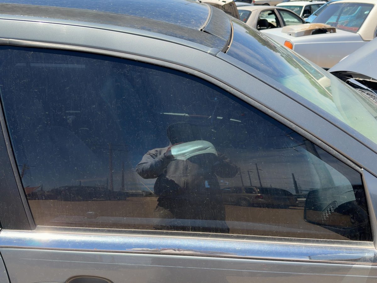 2004 Cadillac Srx Passenger Right Front Side Window Door Glass Oem