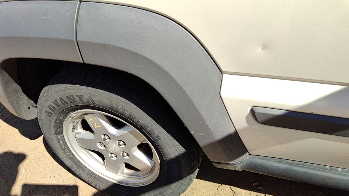 2005 Jeep Liberty Passenger Right Rear Moulding From Door Oem Back Wheel Flare