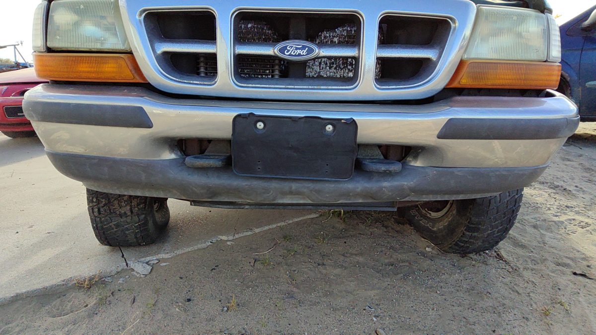 1998 Ford Ranger Front Bumper Assembly With Brackets Oem Chrome Yl5z17757aaa