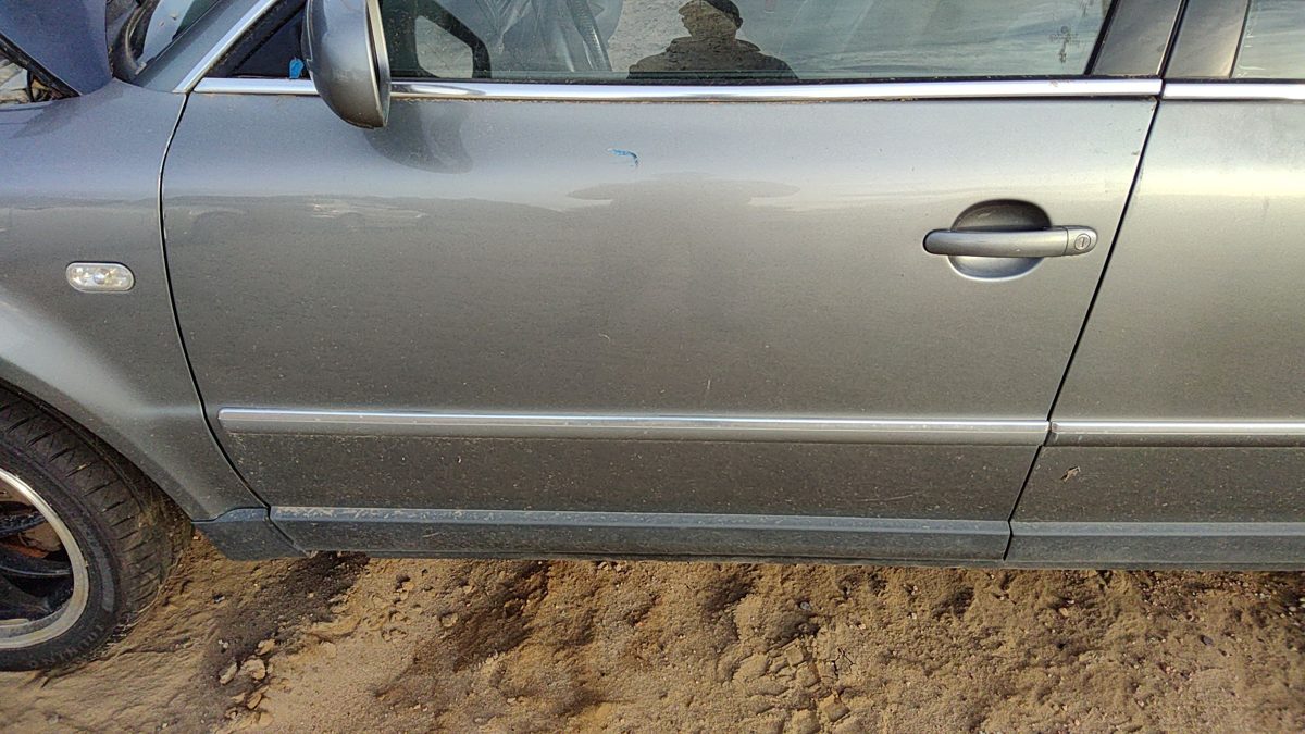 2002 Vw Passat Front Door