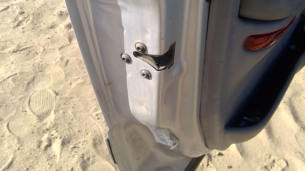 2002 Chevy Venture Driver Left Front Door Latch With Rods/cables Oem