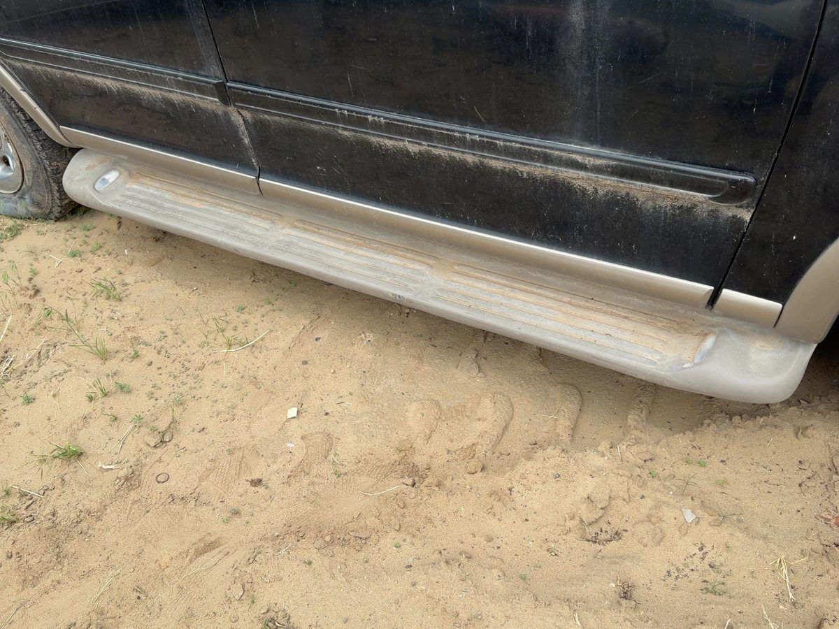 2000-2002 Ford Expedition Passenger Right Running Board Side Step Oem 4X4 Black