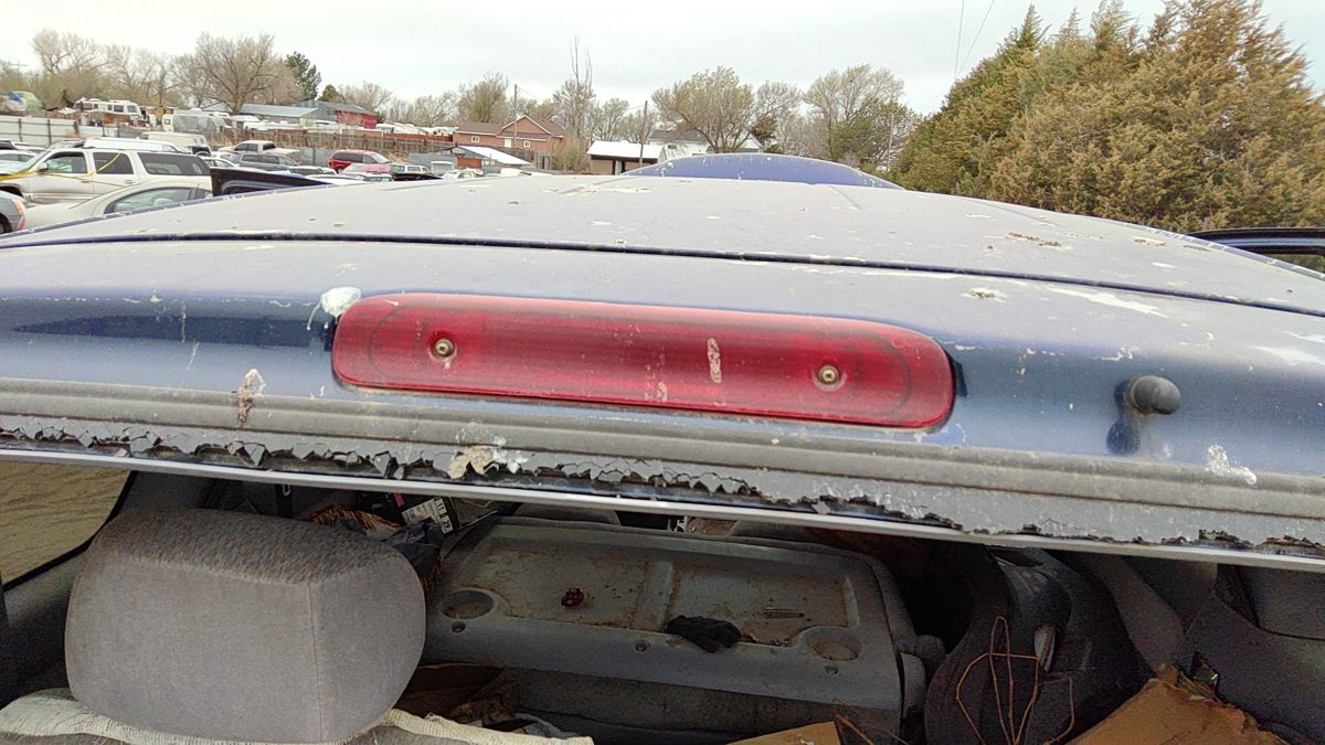 2001 Toyota Sienna Third Brake Light Middle Lamp Oem