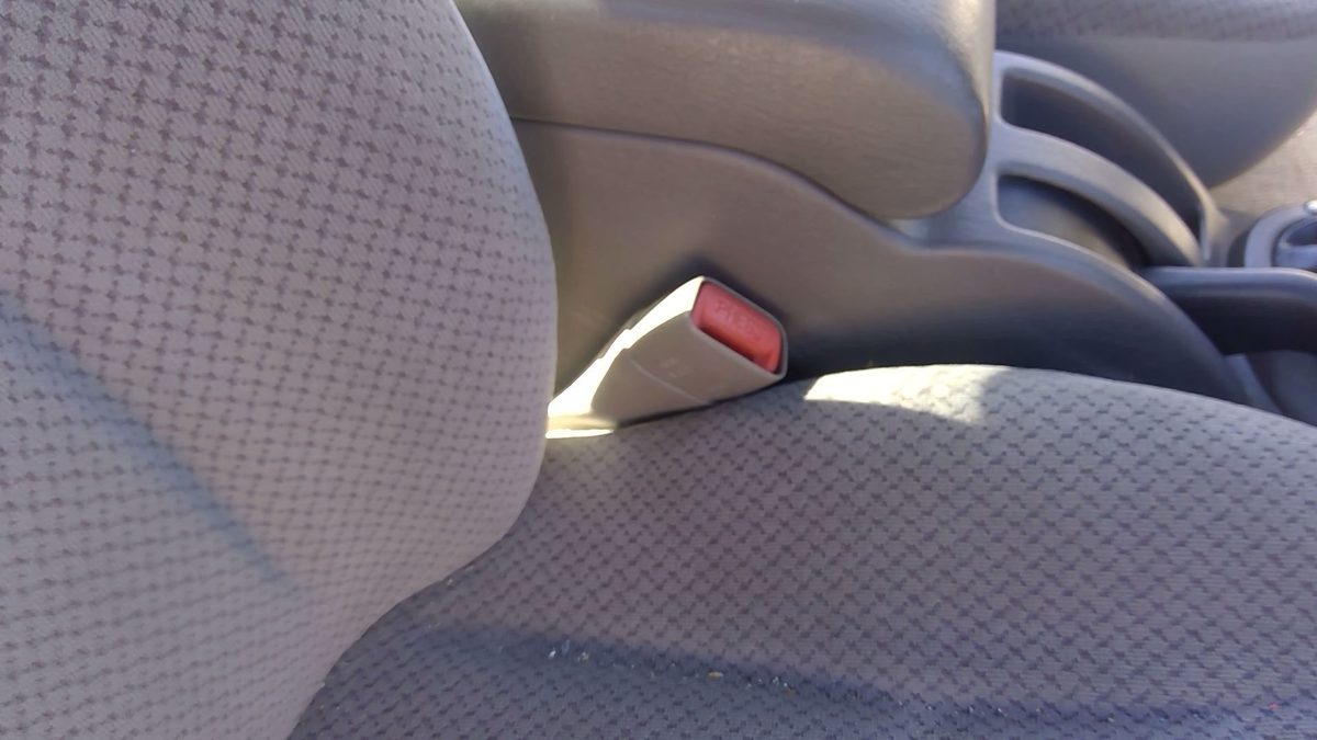 00-06 Stratus Passenger Right Front Seat Belt Buckle Female Receiver Tan L5