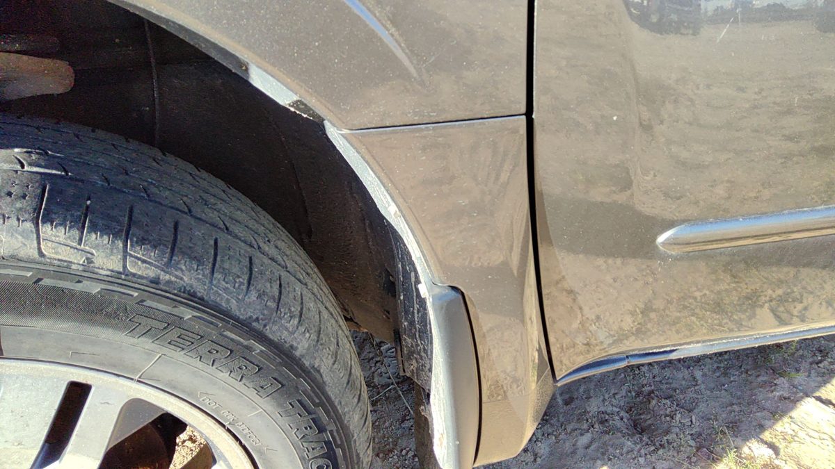 2004 Mitsubishi Endeavor Driver Left Moulding From Fender Trim C04 Mineral Beige