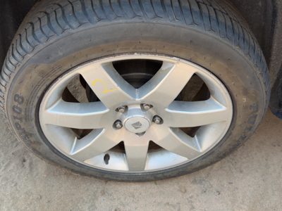 2005 Saturn Vue Wheel