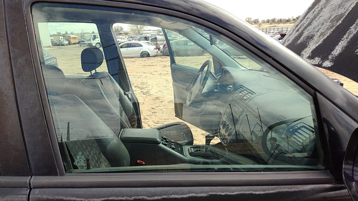 1998-2005 Mercedes Ml320 Passenger Right Front Side Window Door Glass Oem