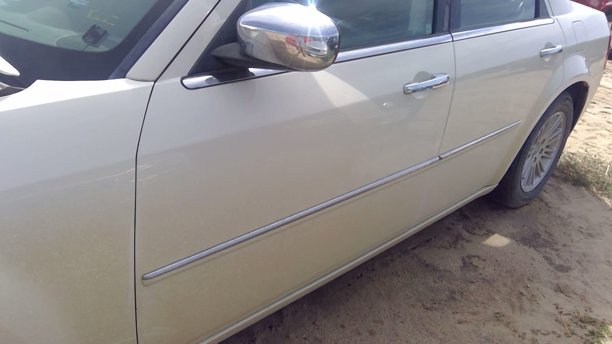 2010 Chrysler 300 Front Door