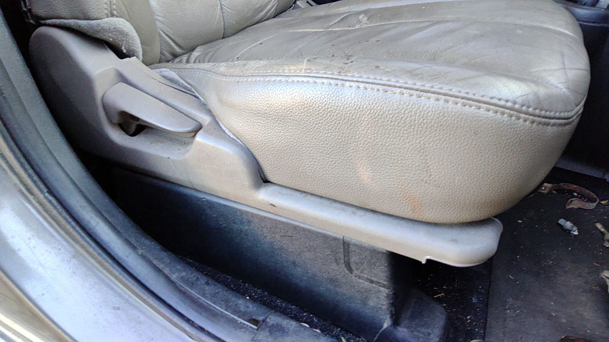 2004 Mitsubishi Endeavor Passenger Right Side Seat Trim Panel Oem 02q Sand Blast