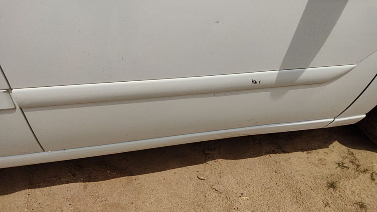 00-07 Station Wagon Passenger Right Front Moulding From Door Trim Strip White Yz