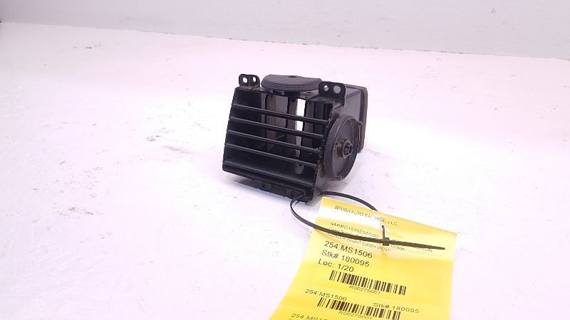 2006 Mitsubishi Endeavor Center Right Dash Air A/C Vent Oem