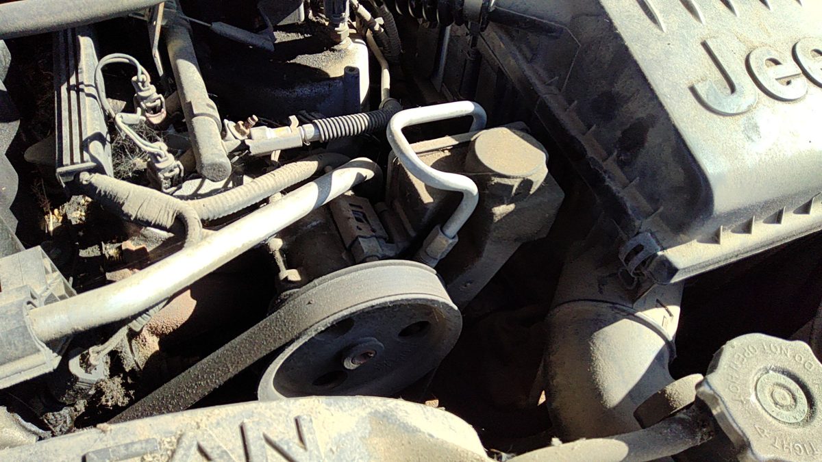 2002-2004 Jeep Grand Cherokee Power Steering Pump With Mount Bracket Oem 4.0L