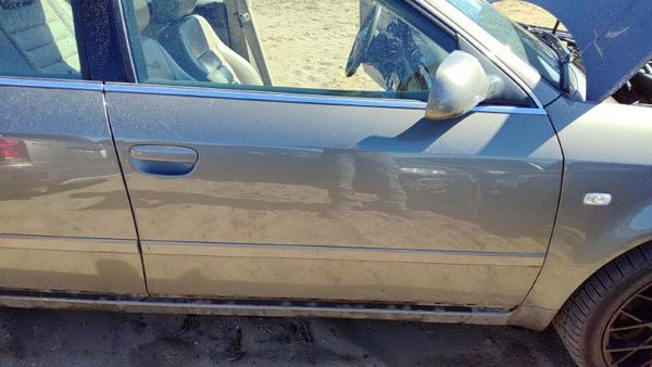 2002 Audi A6 Front Door RH Gold — photo 2