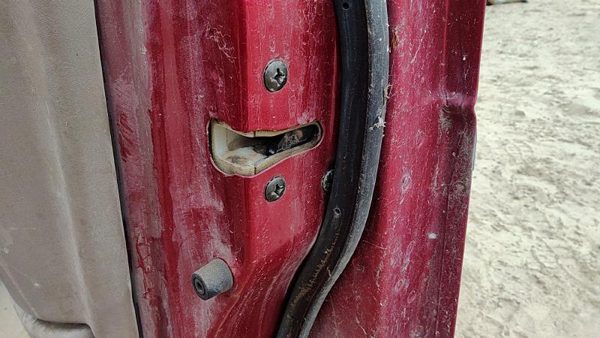 1997-2002 Ford Escort Passenger Right Front Door Latch With Rods/Cables Oem — photo 2
