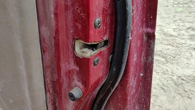 1997-2002 Ford Escort Passenger Right Front Door Latch With Rods/Cables Oem