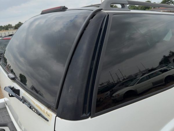 1998 Chevy S10 Blazer Passenger Right Rear Upper Quarter Trim OEM — photo 3