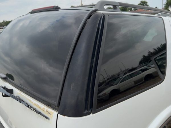 1998 Chevy S10 Blazer Passenger Right Rear Upper Quarter Trim OEM — photo 4