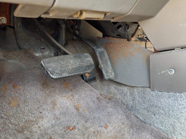 1985-1988 Nissan Maxima Gas Pedal Assembly Oem Accelerator 4Dr Sedan — photo 2