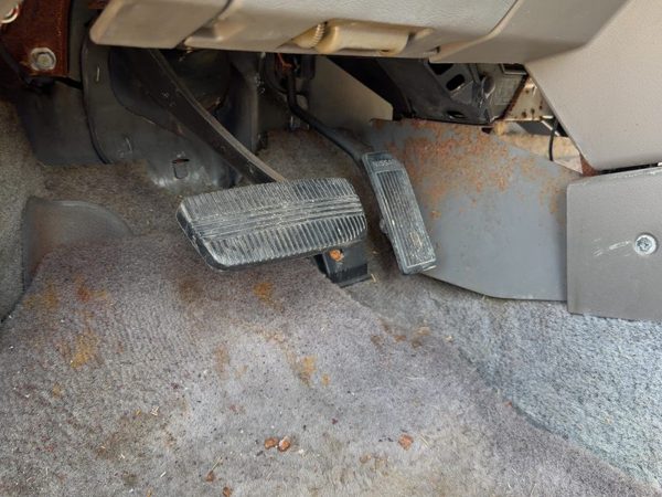 1985-1988 Nissan Maxima Gas Pedal Assembly Oem Accelerator 4Dr Sedan — photo 3