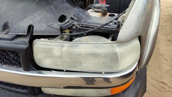 1999-2001 Chevy Silverado 2500 Driver Left Head Light Oem Front Lamp 16526133 — photo 2