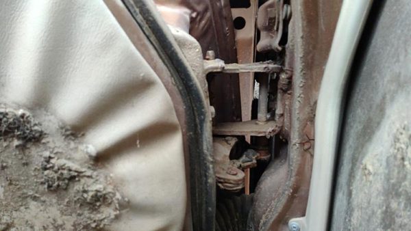 1978-1983 Chevy Malibu Driver Left Front Upper Lower Door Hinge Pair Set 4 Door — photo 2