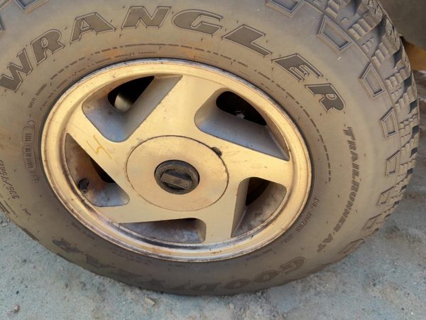 1991-1994 Ford Explorer 2 Dr 15" Aluminum Wheel Oem Factory 5 Hole Rim #4 — photo 1