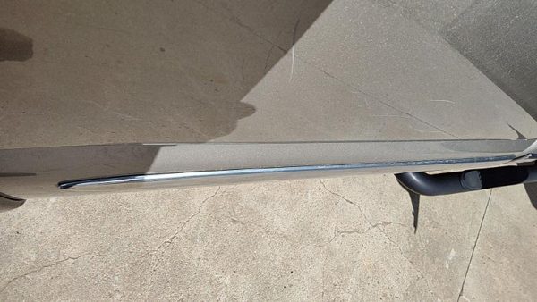 2002 Sierra 2500 Hd Passenger Right Rear Moulding On Front Of Box Oem — photo 3