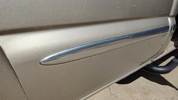 2002 Sierra 2500 Hd Passenger Right Rear Moulding On Front Of Box Oem — photo 2