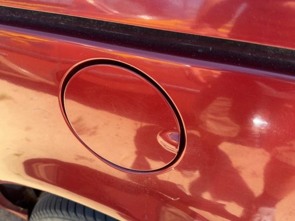 1997-2005 Chevy Venture Fuel Tank Door With Hinge Gas Lid Oem Filler Redfire 72U — photo 4