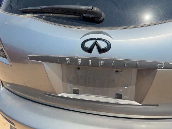 03 Fx45 License Plate Trim Surround Panel Tail Trunk Finish Diamond Graphite Wv2 — photo 2