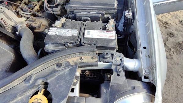 05-10 Grand Cherokee Complete Battery Box Mount Tray With Hold Down Oem 4.7L — photo 2