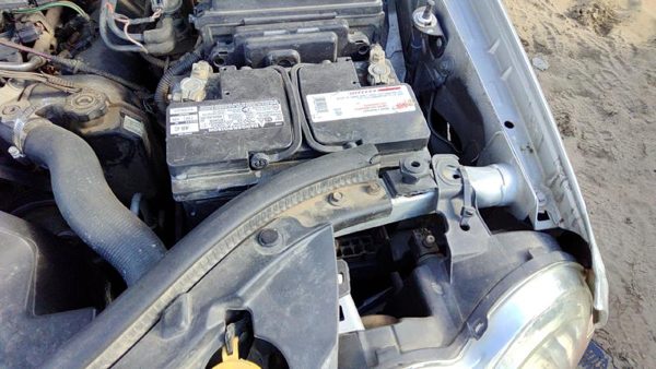 05-10 Grand Cherokee Complete Battery Box Mount Tray With Hold Down Oem 4.7L — photo 3