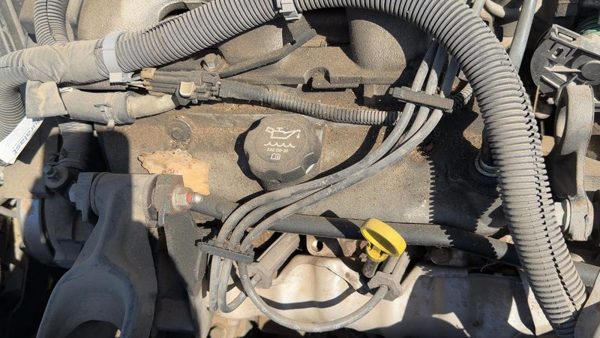 1997-2002 Buick Century Front Valve Cover Oem 3.1L 24504669 — photo 1