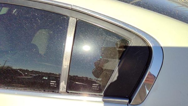 2007-2012 Nissan Altima Driver Left Rear Vent Window Back Door Glass With Frame — photo 4