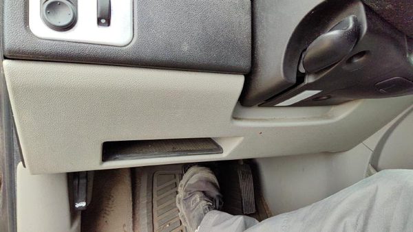 2007-2009 Chevy Equinox Lower Dash Under Column Knee Bolster Trim Panel Gray 142 — photo 2