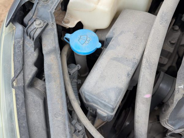 02-06 Nissan Altima Windshield Washer Fluid Reservoir With Pump Oem Wiper Tank — photo 2